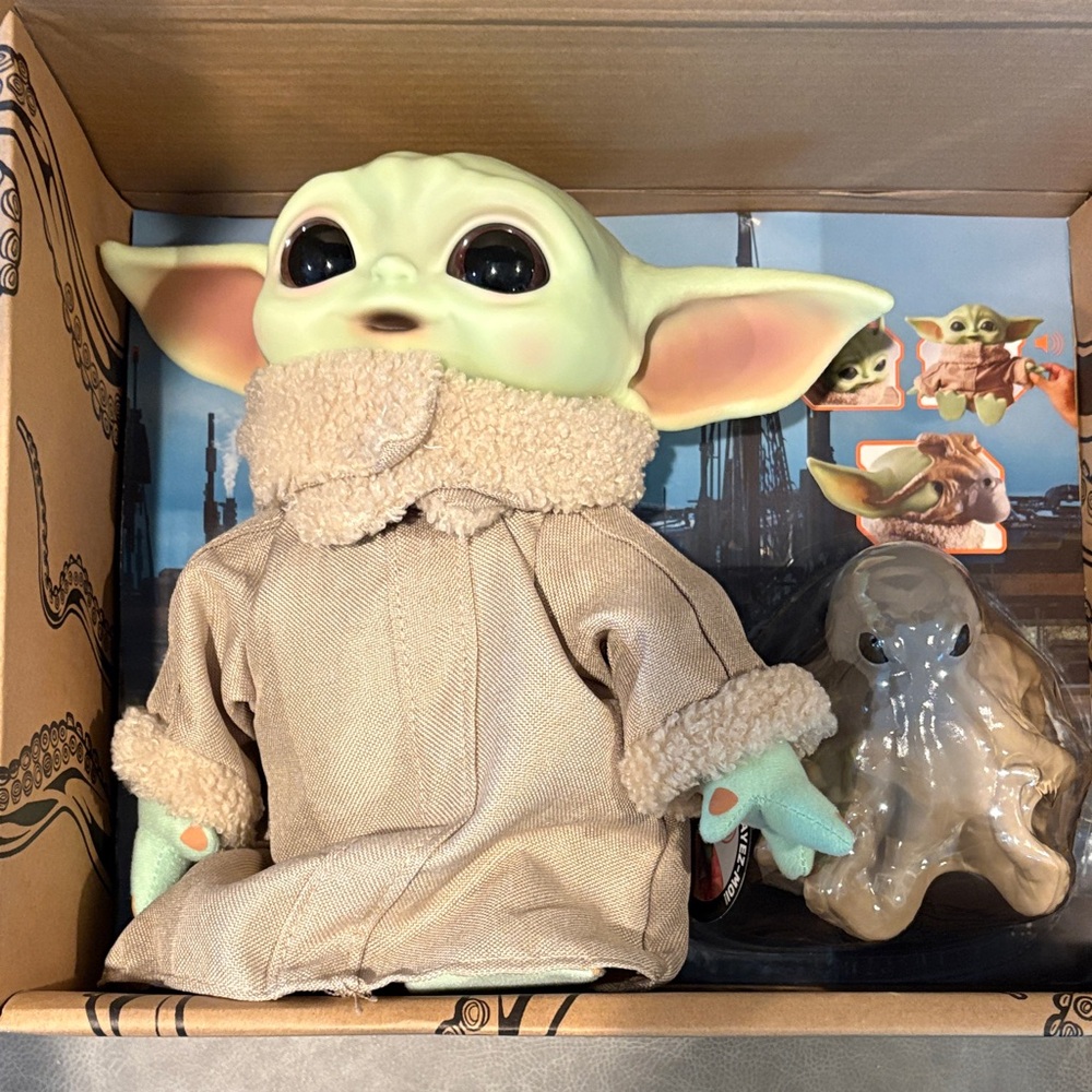 Star Wars The Child Plush and Accessory - makes noise